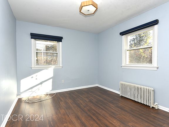 5th image of 9 Fairview Ave