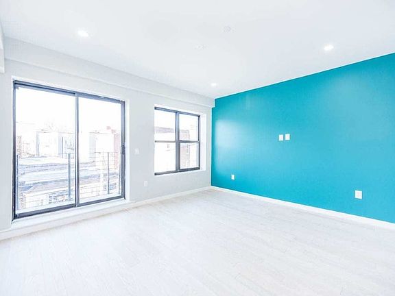 4th image of 14-18 Astoria Park S #1A