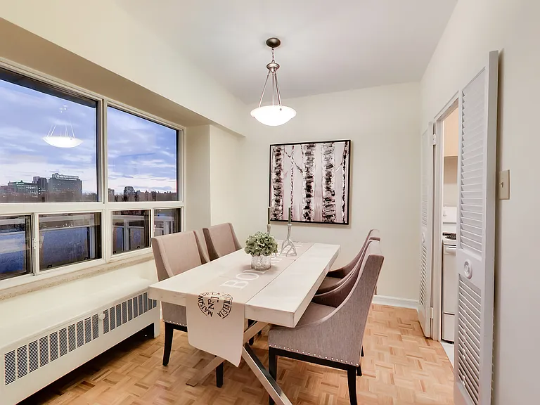 23 Lascelles Blvd — Photo 88