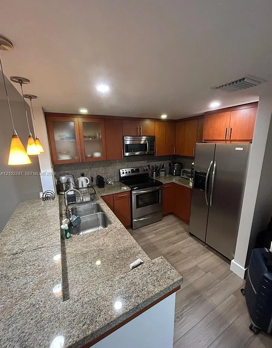 Vue At Brickell Condo — Photo 2