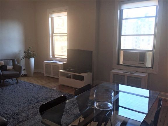 4th image of 175 W 72nd St APT 8H
