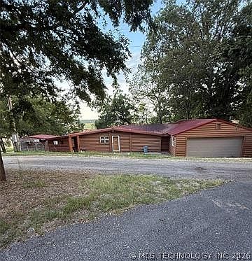 1st image of 444561 E Robin Dr