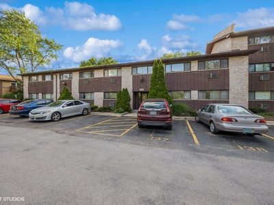 4436 Arbor Cir APT 4, Downers Grove, IL, 60515