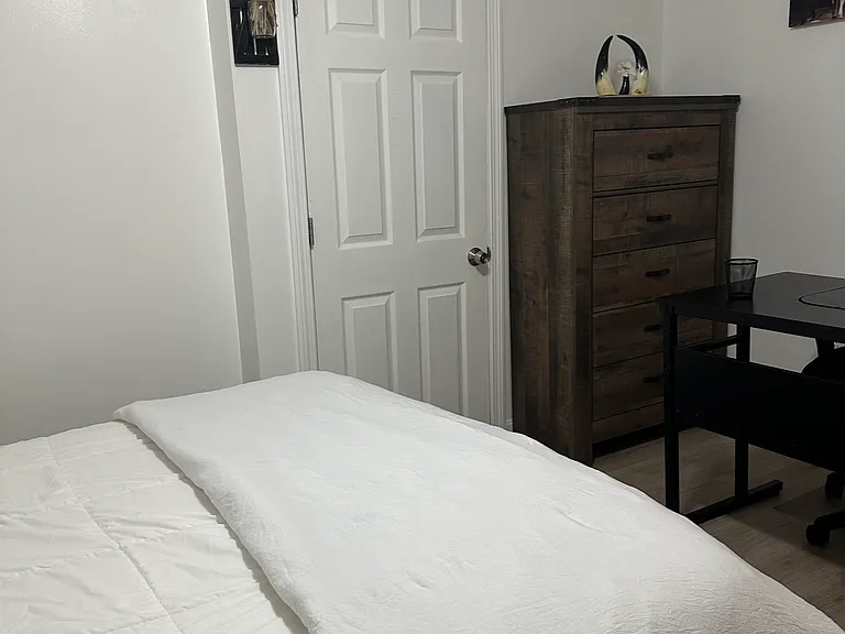 Dora St — Photo 1