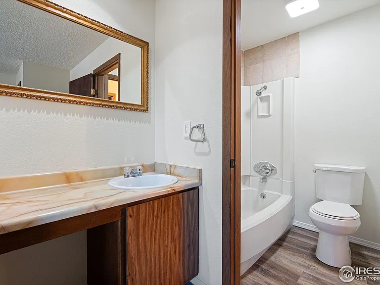 925 Columbia Rd #122 — Photo 10