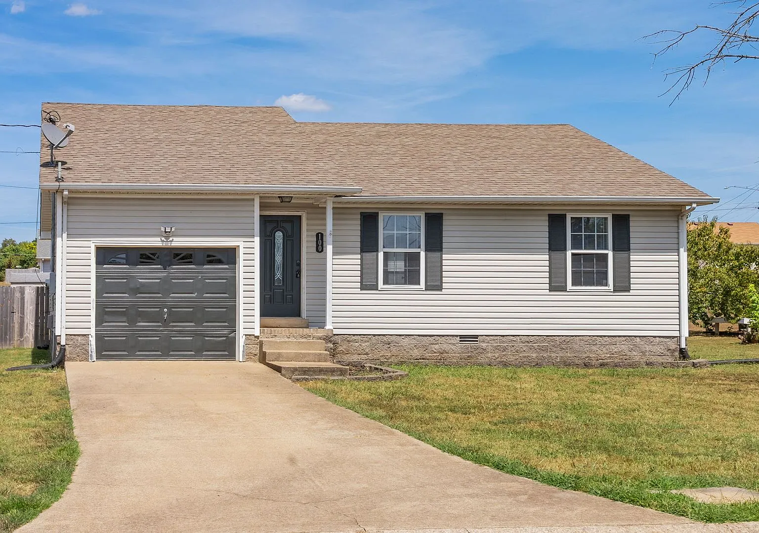 Oak Grove Cutie For Rent! Pet Friendly — Photo 1