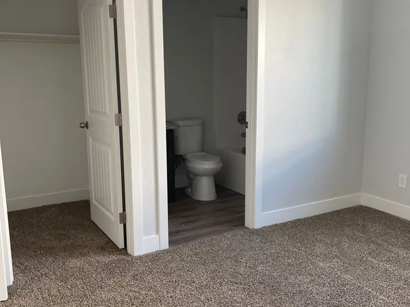 1420 S Ogallala St #3, Pahrump, NV 89048
