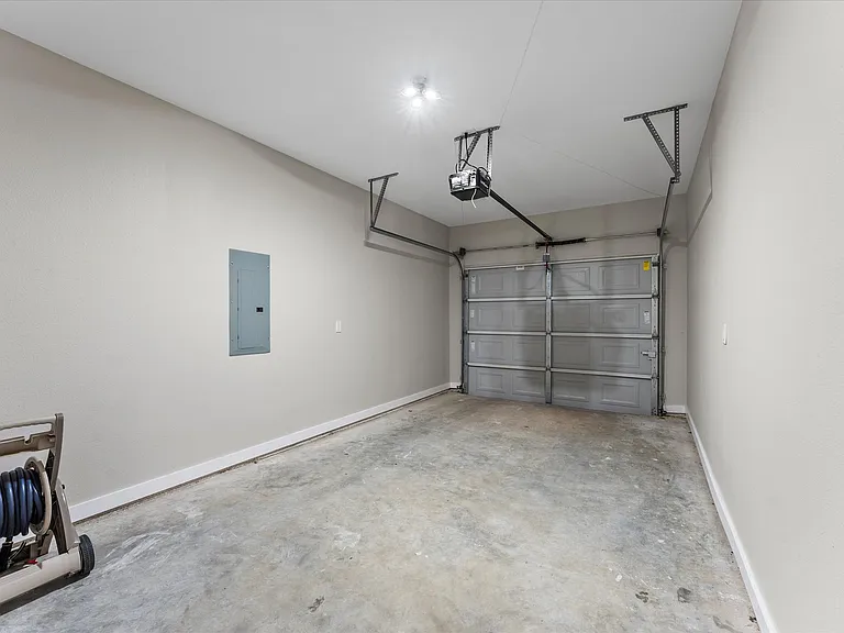 3907 Simonds St — Photo 25