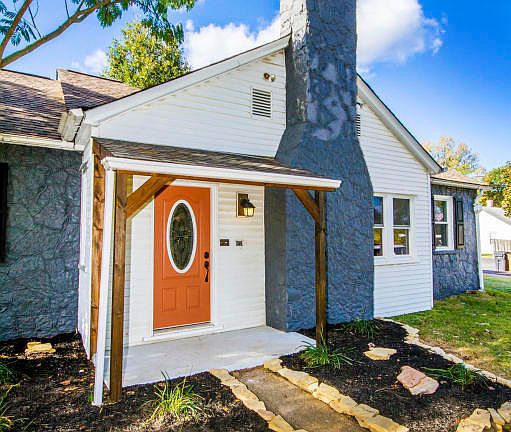 3rd image of 3005 Valley View Dr