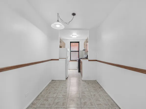 3231 Barker Avenue 2C image 3 of 7