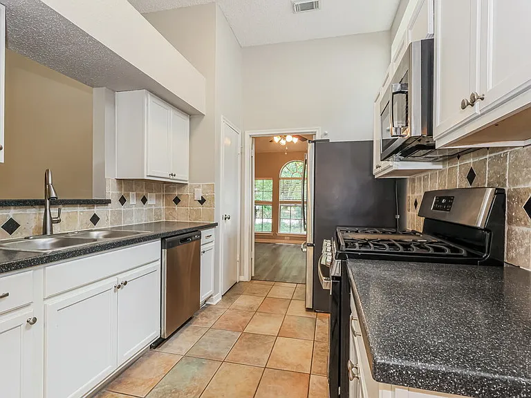 24 S Rain Forest Ct — Photo 9