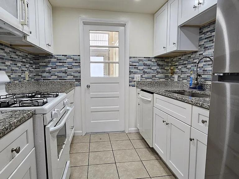 911 Washington Ave SW #117 — Photo 2