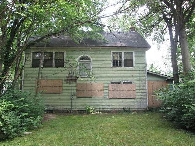 2nd image of 3460 N Winthrop Ave