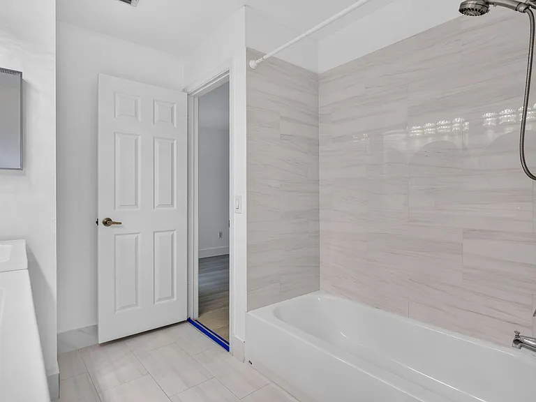 7087 NW 78th Pl — Photo 34