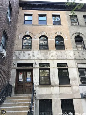 Rented by Realty 2000 Corp | media 8