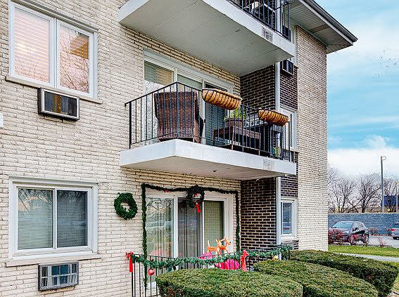 4th image of 6530 W 94th Pl APT 2C