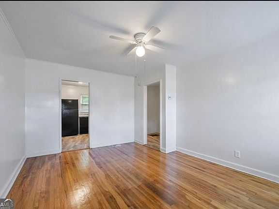 5th image of 182-184 Lakewood Dr SE