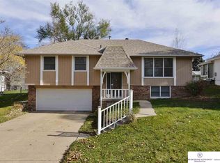 6621 S 85th Ave, Ralston, NE 68127