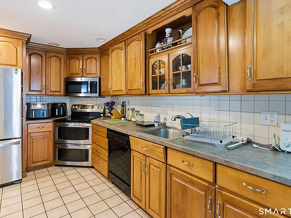 5th image of 45 Walnut Street