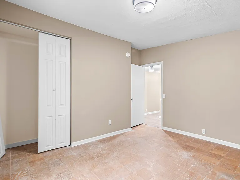 1111 Bruns Ln — Photo 23