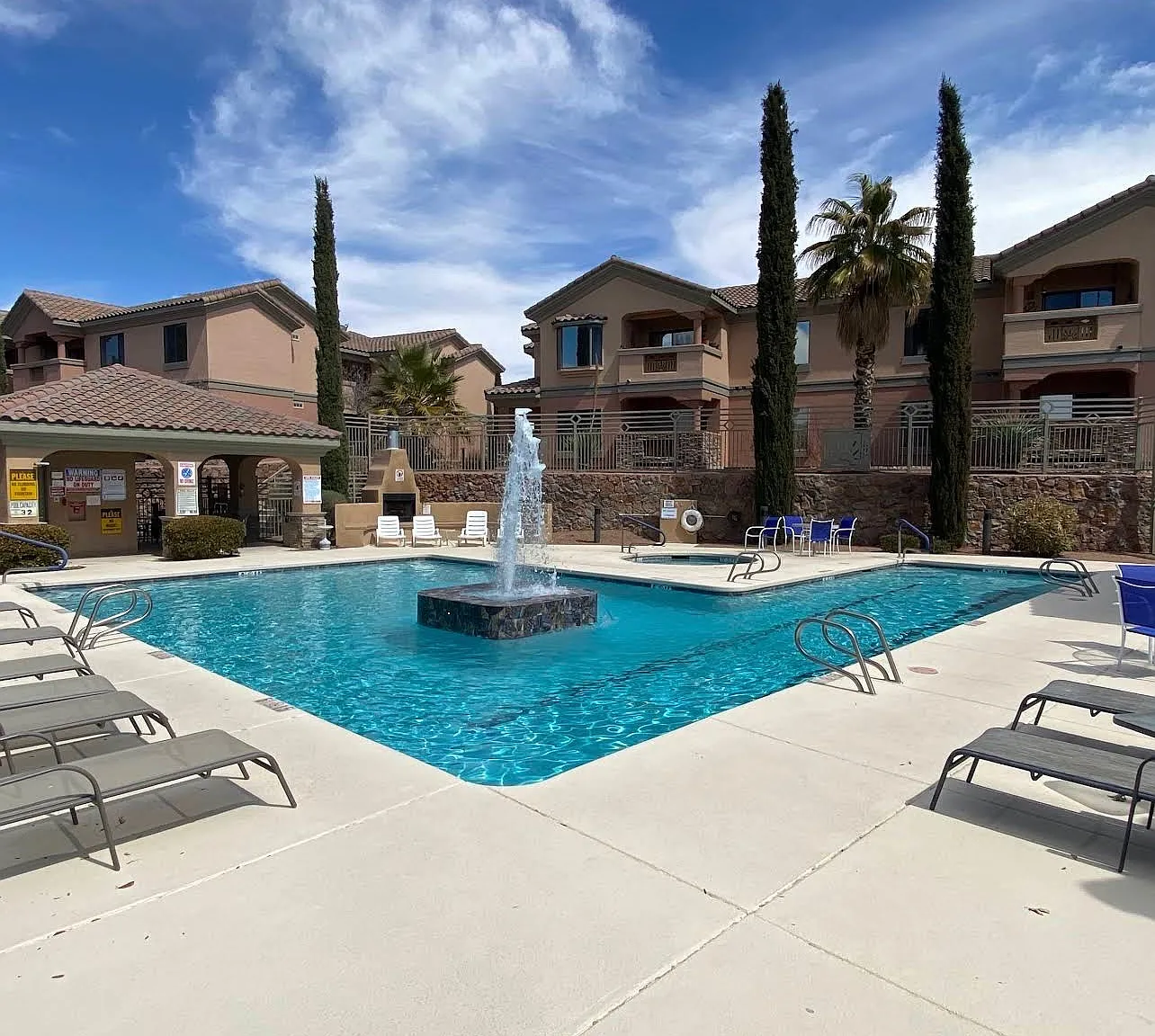 2 bed, 1090 sqft, $1,600 — Photo 2