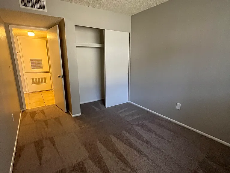 3357 W Harmont Dr #2 — Photo 5