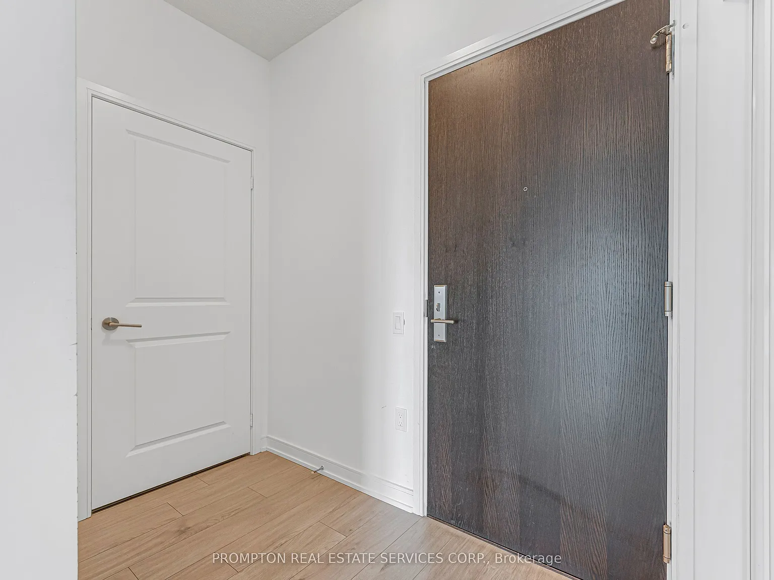 3 bed, $3,000 — Photo 2