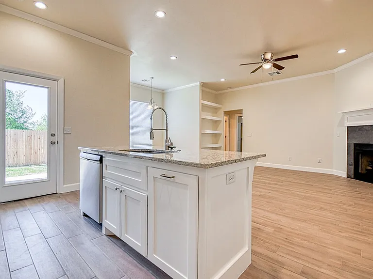 3100 Pebble Pond Dr — Photo 24