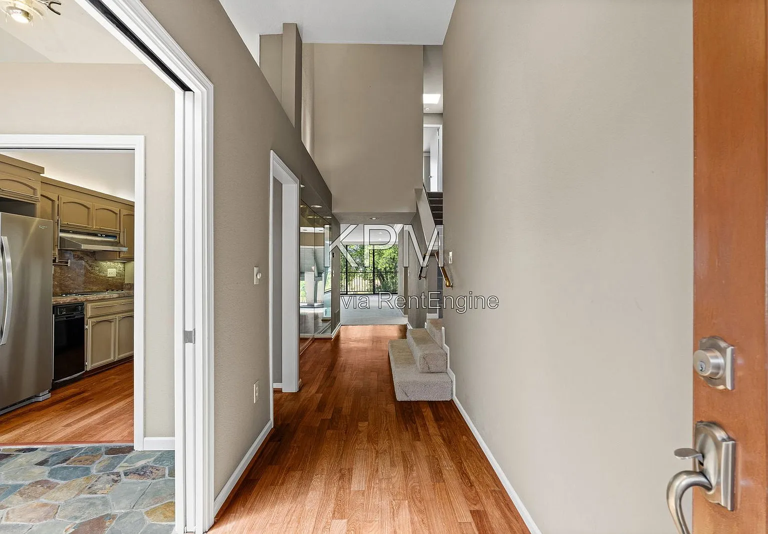 2 bed, 2.5 bath, 2182 sqft, $2,800 — Photo 4