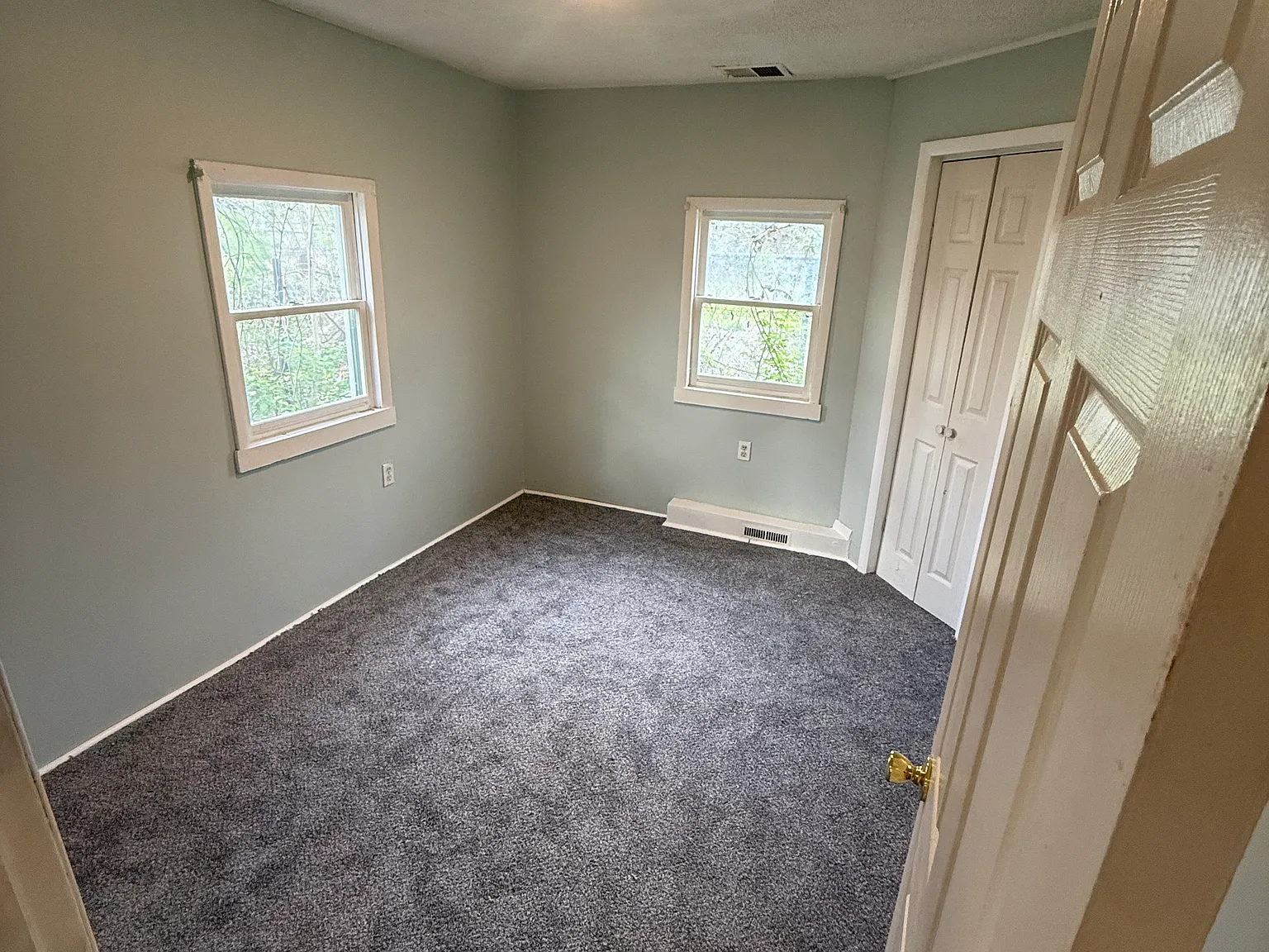 240 Horseheads Blvd — Photo 4