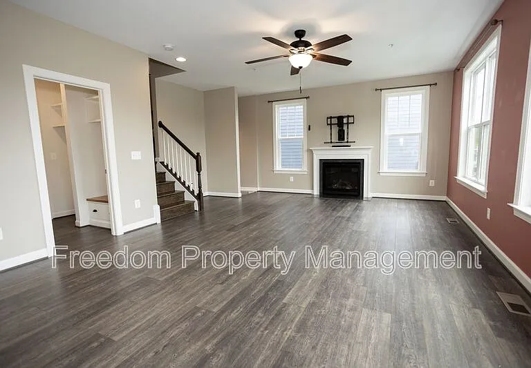 2425 Morgans Point Dr — Photo 18