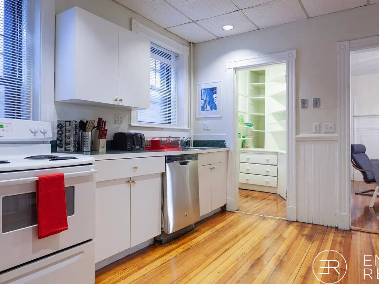4 bed, 1.5 bath, $5,000 — Photo 1