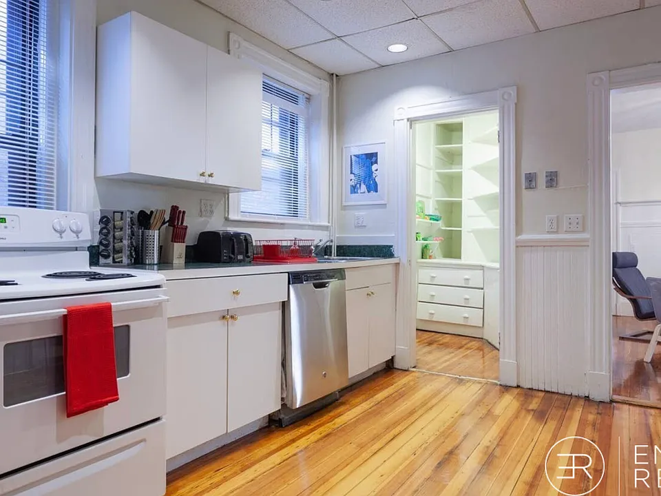 1247 Beacon St #1A