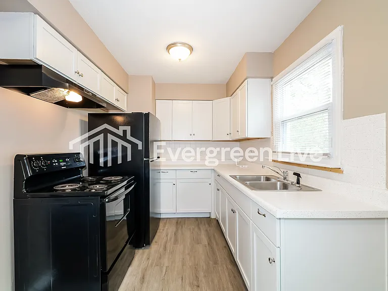 3404 N Pleasant St — Photo 6