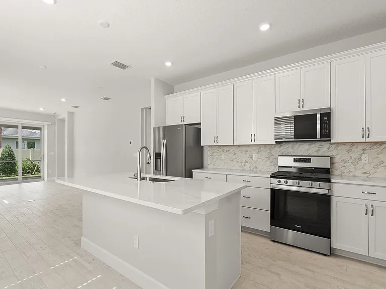 4501 Nautilus Cir — Photo 2