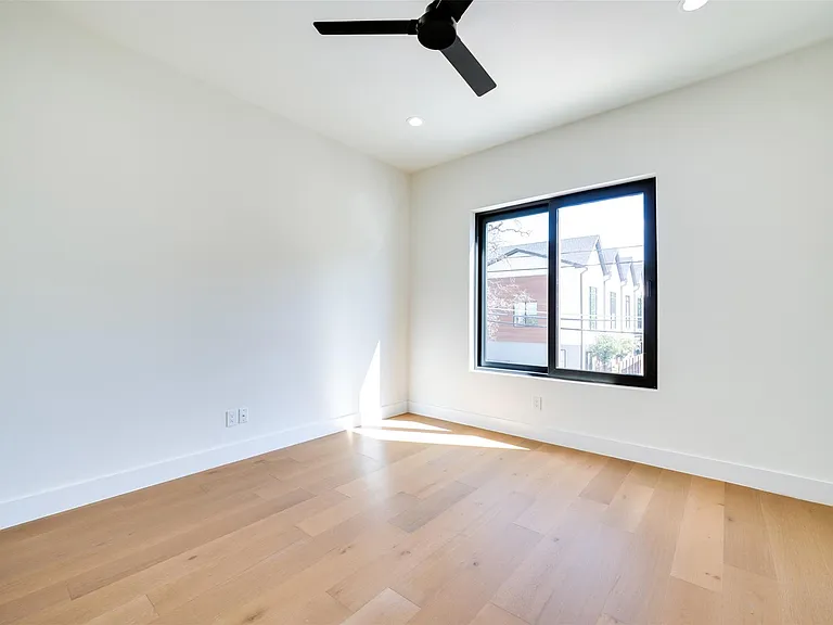 3825 Munger Ave — Photo 30