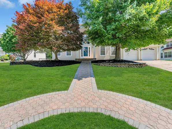 6 Hoffer Court, Marlboro, NJ 07746