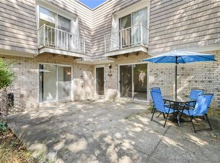 16 Caddy Rock Rd APT A, North Kingstown, RI 02852