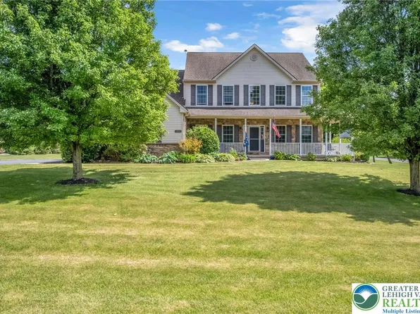 204 Bushkill Ridge Rd, Wind Gap, PA 18091