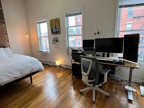 4th image of 333 4th St APT 3