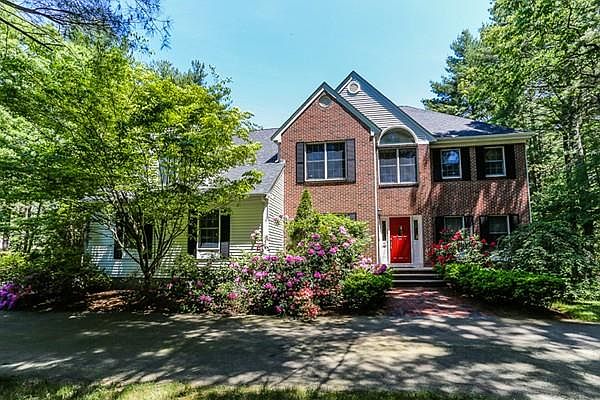 1st image of 46 White Oak Ln