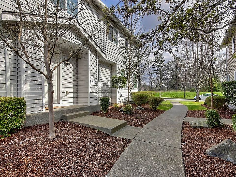 1st image of 1985 Garry Oaks Ave