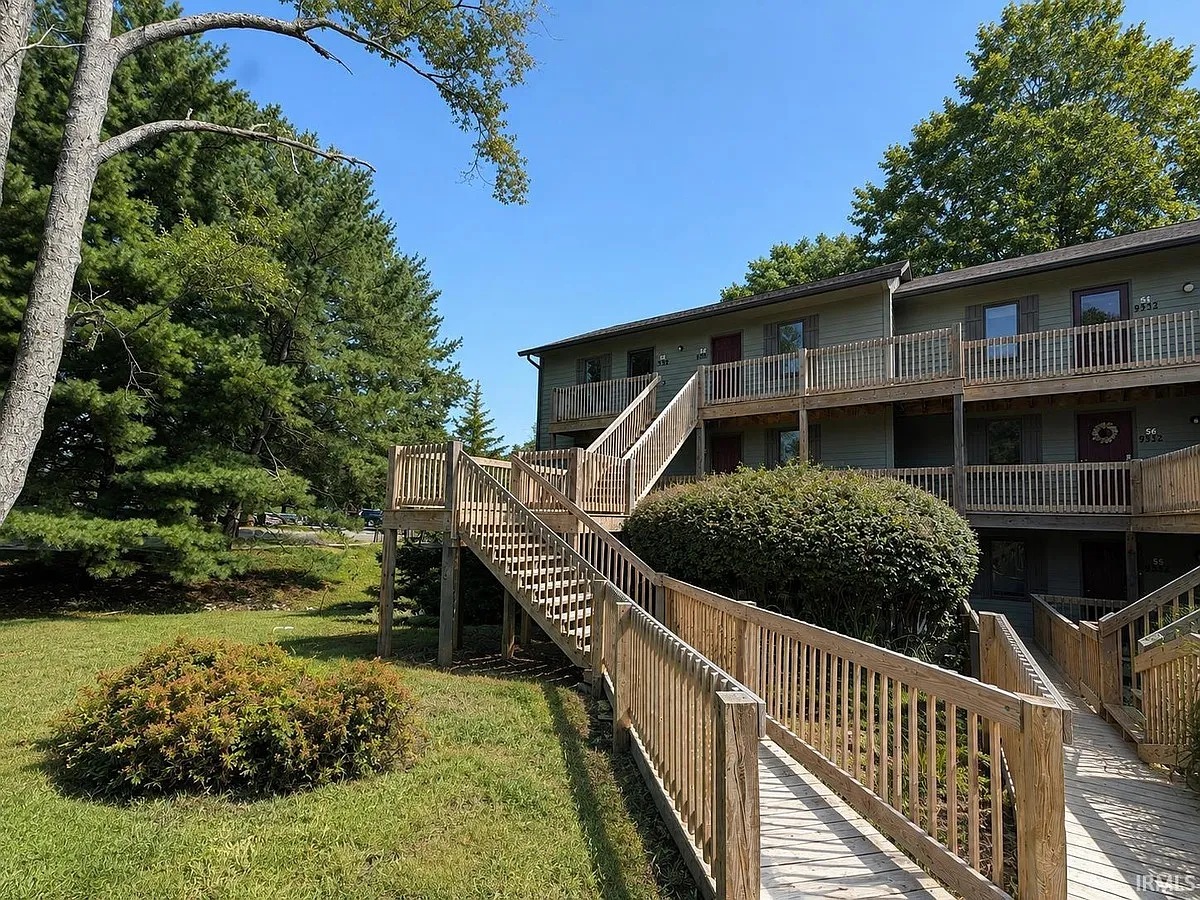1 bed, 900 sqft, $1,200 — Photo 1