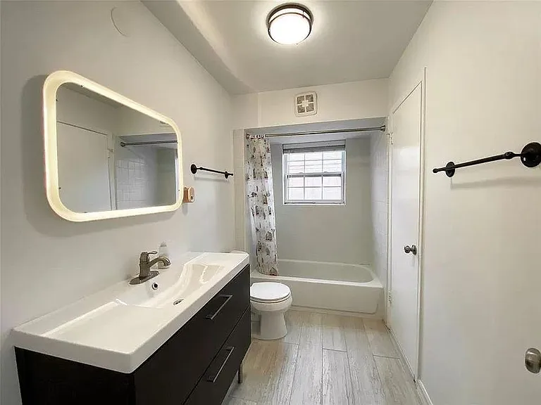 1316 Dunbarton Dr — Photo 15