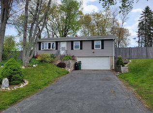 117 Moreau Dr, Chicopee, MA 01020