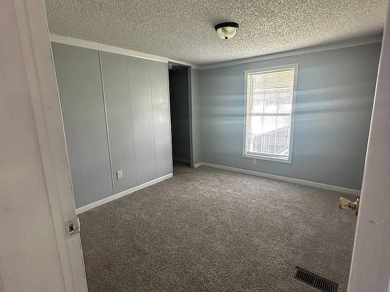 1376 Fleetwood Cir — Photo 4