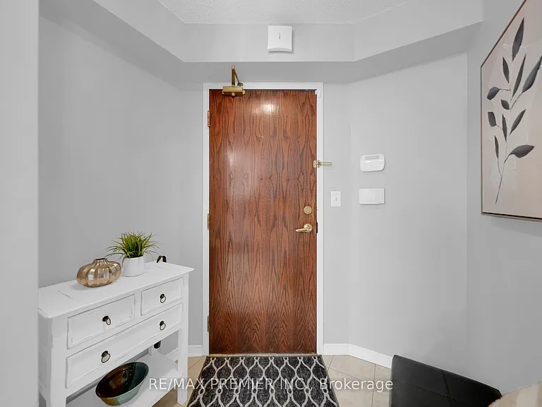 51 Baffin Ct #220 — Photo 12