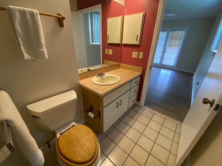 109 Cypress Dr E — Photo 6