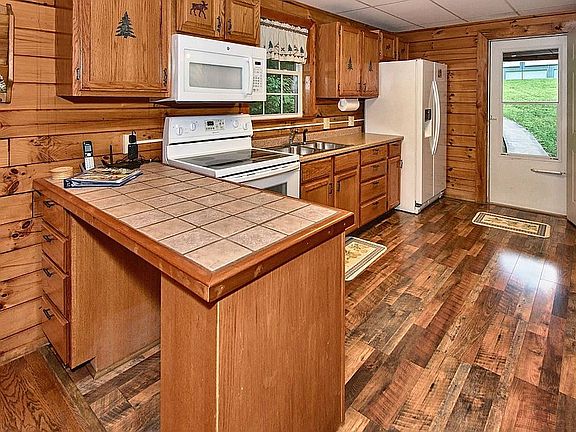 4th image of 15687 Rocky Fork Rd