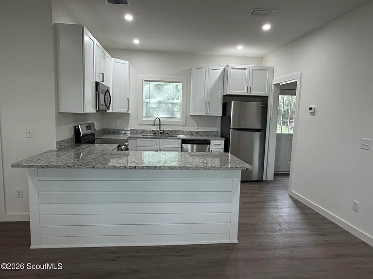 656 Ridge Rd — Photo 7